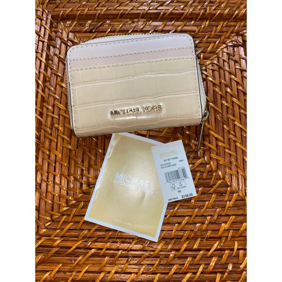 NWT $158 Jet Set Travel Michael Kors Zip Wristlet Buff Nude Cream Card Slots - Picture 5 of 8